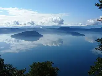 Панорамный вид на озеро Товада с северного побережья осенью 2008 года