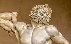 Деталь скульптуры