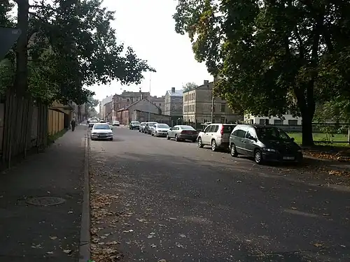 Дальняя часть улицы