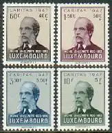 1947 (Mi #427—430; Yt #402—405): серия с портретом поэтаМ. Ленца и надписью лат. «Caritas» («Благотворительность»)