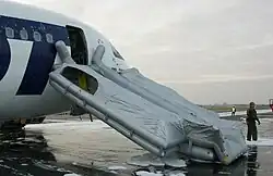 Надувной эвакуационный трап