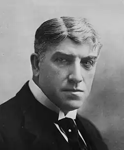 Люсьен Гитри. 
Фотопортрет Августа Берта, 1910