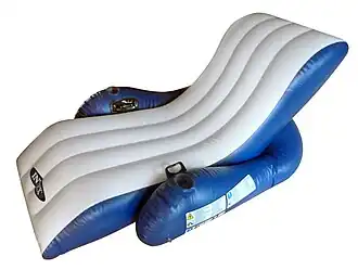 надувное пляжное кресло