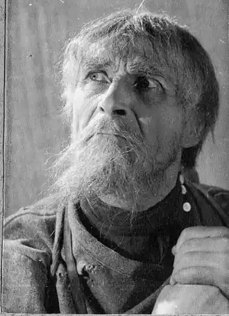 Виктор Лукин в роли Старика