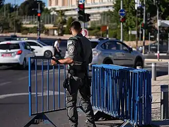 Полицейский Иерусалима ставит ограждения