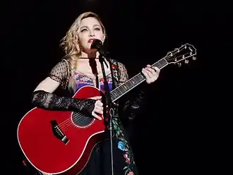 Мадонна во время тура в поддержку альбома «Rebel Heart» (Стокгольм, 2015)