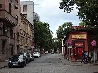 Вид от перекрёстка с улицей Миера