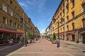 Современный вид Малой Садовой улицы в сторону Манежной площади