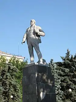 Памятник В. И. Ленину  на просп. Победы, демонтирован.