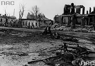 Руины гостиницы Яковлевой — здания, в котором в 1918—1919 годах размещалось Временное рабоче-крестьянское правительство Украины. Уничтожена во время Второй мировой войны. Белгород, Россия