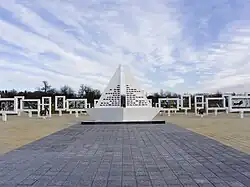 Мемориал «Красный Берег». 2007 – поселок Красный берег, Гомельская область, Беларусь (общий вид)