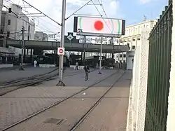 Пути и платформы на "трамвайном вокзале" на площади Барселоны