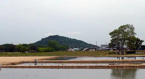 Гора Миминаси 34°30′53″ с. ш. 135°48′20″ в. д.HGЯO