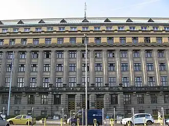 Одно из зданий института