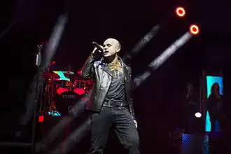 Мири Юсиф на сцене Дворца Гейдара Алиева в 2015 году