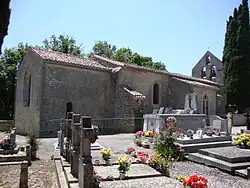 Церковь и кладбище