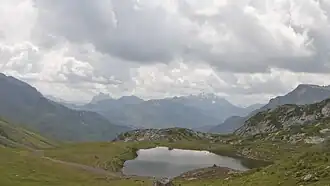 Вид на озеро Монцабонзе летом 2013 года.