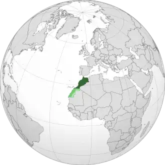 Светло-зелёным выделены спорные территории Западной Сахары, аннексированные как южные провинции; часть Западной Сахары контролирует Сахарская АДР, также претендующая на всю территорию