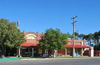 Отель в Меранде