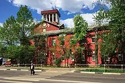 Квартал на углу Перовской и Зелёного проспекта — остаток старого города Перово