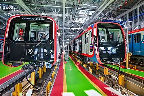 Лобовые части «Москвы-2024» (слева) и «Москвы-2020»