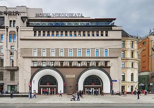 Наземный вестибюль.12 июня 2017