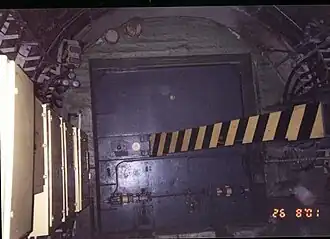 Гермозатвор в тоннеле Московского метрополитена в закрытом состоянии