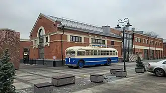 Троллейбус МТБ-82Д №1877 стоит на территории Фуд-Мола (сейчас он стоит на постаменте как памятник)