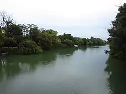 Мошони-Дуна у деревни Халаси[англ.]