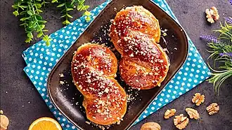 Мученычи с  мёдом и орехами по-молдавски