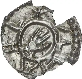 Монета, выпущенная Ульвом Фасе, ок. 1240 г.. Надпись гласит: VLF IARL (Ульф Ярл).
