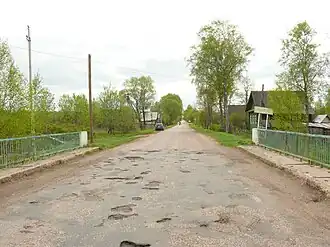 Вид на деревню с моста через Вишеру