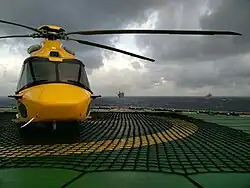 Airbus H175[англ.] на посадочной площадке в море