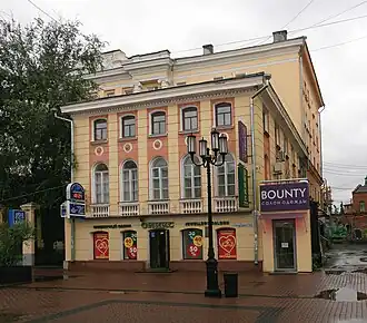 Один из домов причта