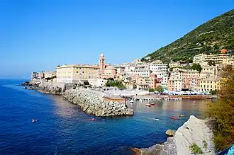 Небольшой порт и причалы в Нерви