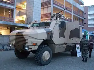 Nexter Aravis с установленным сверху пулеметом.