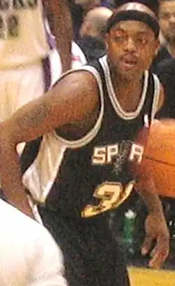 Ник Ван Эксель в игре за Сан-Антонио в 2005 году