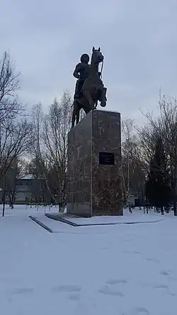 Памятник Нузупа-мингбаши в Аксыйском районе