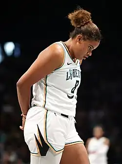 Сабалли в игре за «Нью-Йорк Либерти» против «Даллас Уингз» (22 августа 2024 года)