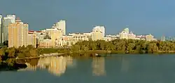 Вид на Оболонскую набережную с Днепра, Киев (2010)