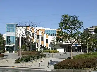 Южный выход из здания станции