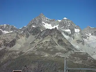 Обер-Габельхорн (слева) и Велленкуппе (справа) со стороны Ротенбодена