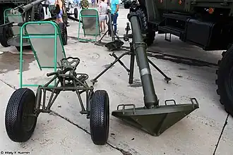 Кольцевая контрольная площадка (неокрашенная часть ствола) на 120 мм миномёте  2Б11.