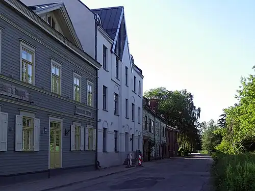 Дальняя часть улицы