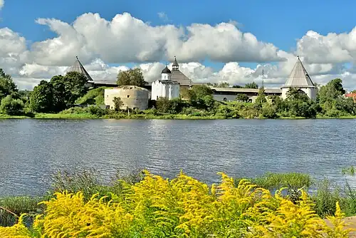На берегу реки Волхов