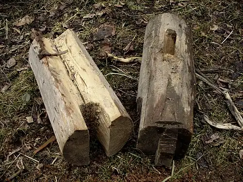 Узел сращивания брёвен по длине в шип-паз