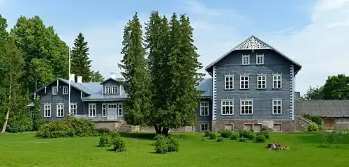 Главное здание мызы Пярсти