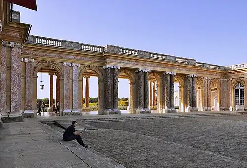 Перистиль Большого Трианона