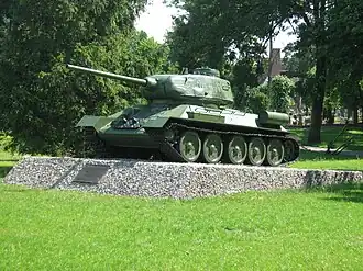 Танк-памятник Т-34-85 в городском парке города Чарнкув, современное состояние