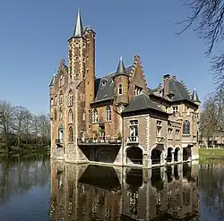 Вид замка с юго-восточной стороны